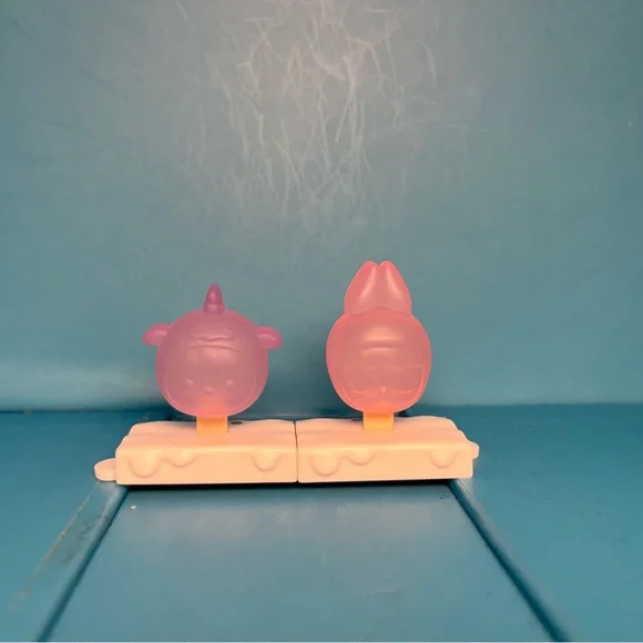 POP MART - Pop Bean Mini Ice Pops - Pucky Taro + Bunny Strawberry - Picture 1 of 4